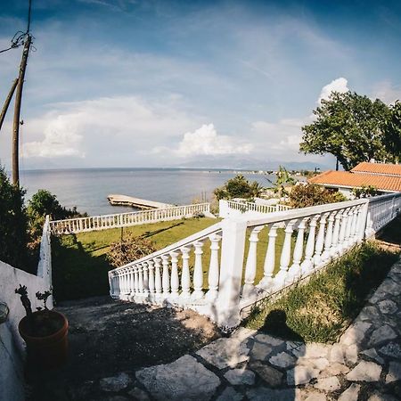 Villa Galanis By The Sea Niforeika Esterno foto